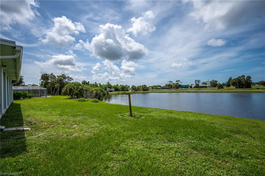 15 Oakland Hills PL, Rotonda West, FL 33947,2025000125