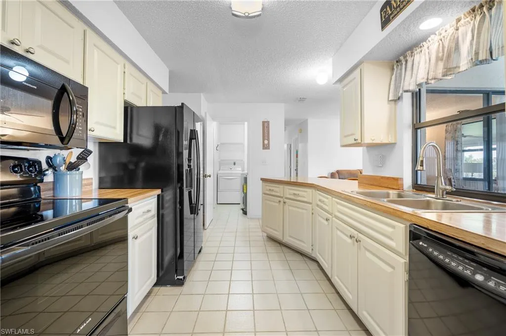 15 Oakland Hills PL, Rotonda West, FL 33947,2025000125