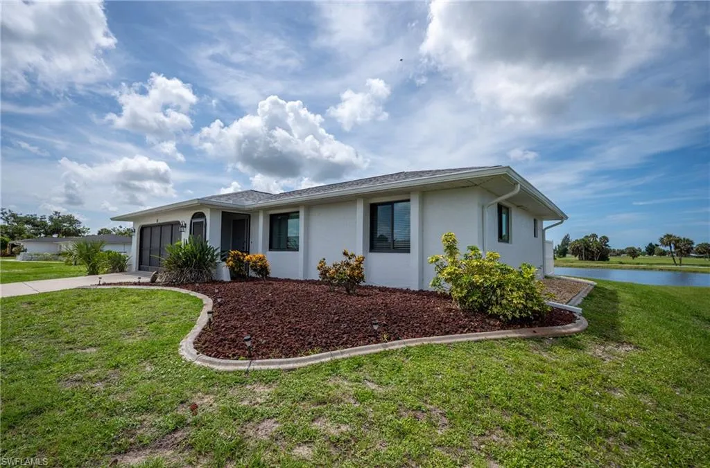 15 Oakland Hills PL, Rotonda West, FL 33947,2025000125