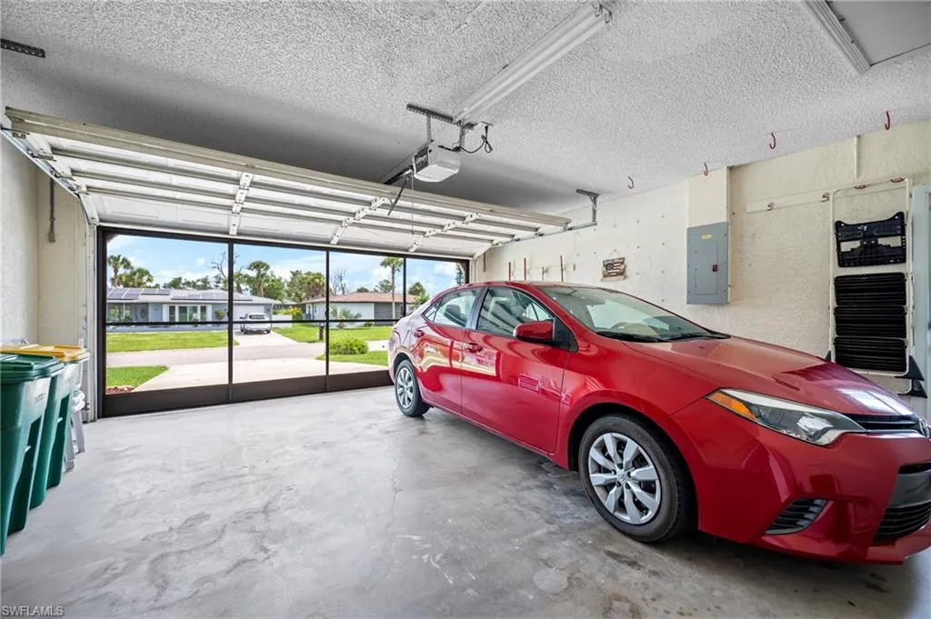 15 Oakland Hills PL, Rotonda West, FL 33947,2025000125