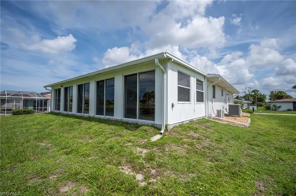 15 Oakland Hills PL, Rotonda West, FL 33947,2025000125