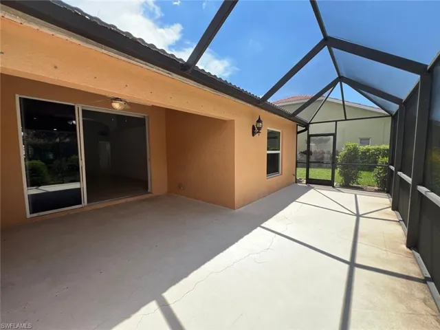 View of unfurnished large lanai