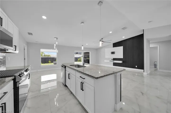 3095 Nw 4th Pl, Cape Coral, Florida 33993
