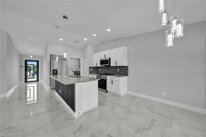 3095 Nw 4th Pl, Cape Coral, Florida 33993