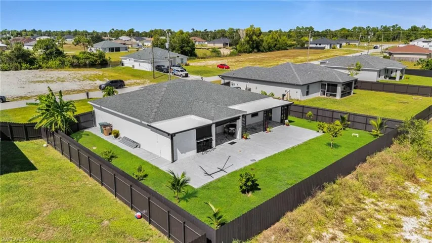 3095 Nw 4th Pl, Cape Coral, Florida 33993