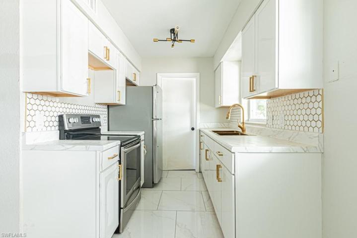 3530 Glenn DR, FORT MYERS FL 33901
