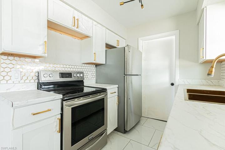 3530 Glenn DR, FORT MYERS FL 33901