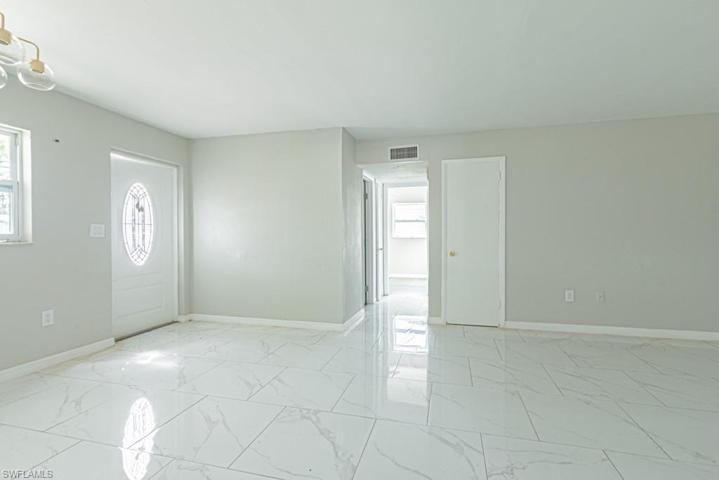 3530 Glenn DR, FORT MYERS FL 33901
