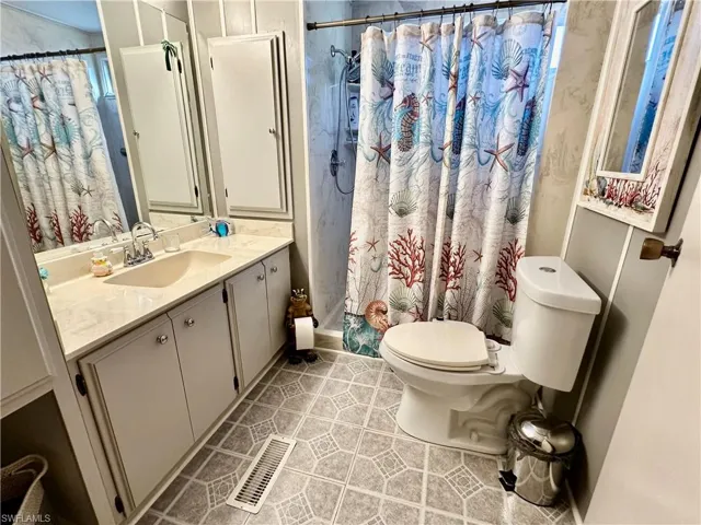 Guest Bathroom w/Shower