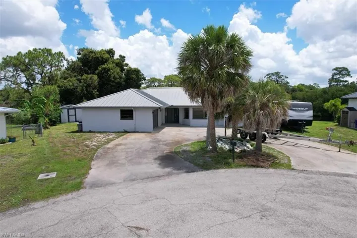1318  Thompson  ST, North Fort Myers, FL 33903