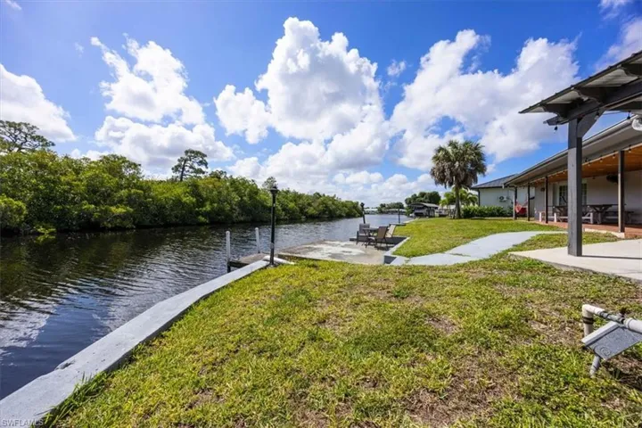 1318  Thompson  ST, North Fort Myers, FL 33903