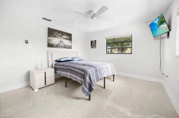 1318  Thompson  ST, North Fort Myers, FL 33903