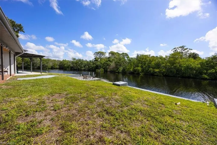 1318  Thompson  ST, North Fort Myers, FL 33903