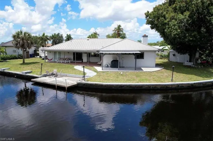 1318  Thompson  ST, North Fort Myers, FL 33903