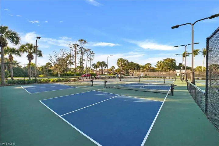 8 pickleball Courts!
