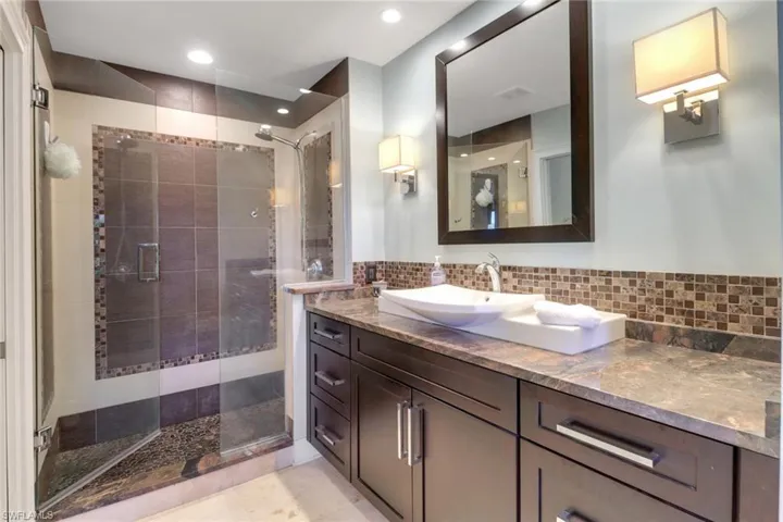4650  Yacht Harbor  DR, Naples, FL 34112