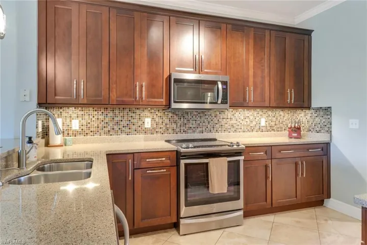 4650  Yacht Harbor  DR, Naples, FL 34112