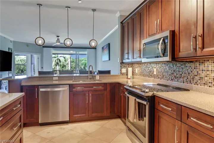 4650  Yacht Harbor  DR, Naples, FL 34112