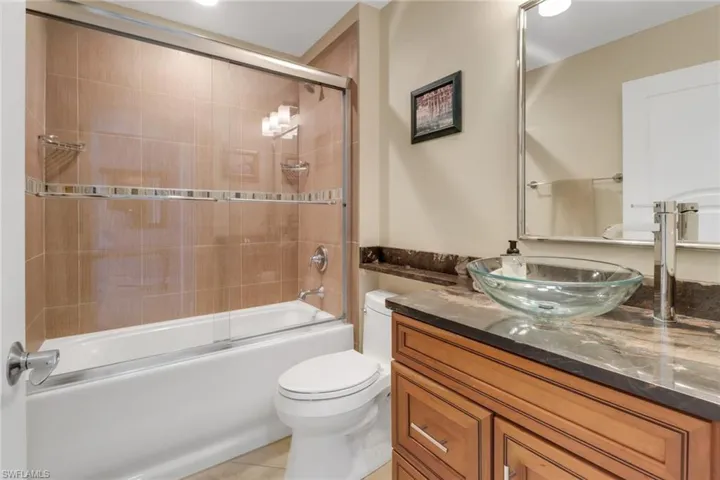 4650  Yacht Harbor  DR, Naples, FL 34112