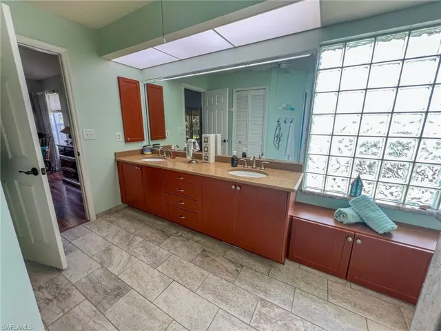 2170 Embarcadero Way, North Fort Myers, Florida 33917