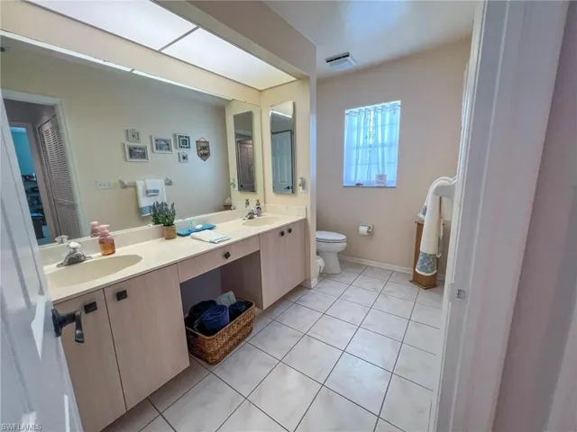 2170 Embarcadero Way, North Fort Myers, Florida 33917