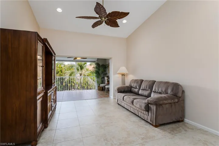6840  Beach Resort  DR, Naples, FL 34114