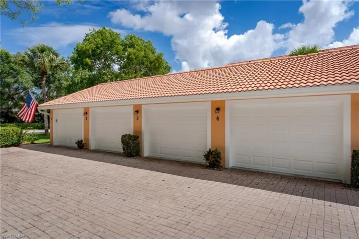 6840  Beach Resort  DR, Naples, FL 34114