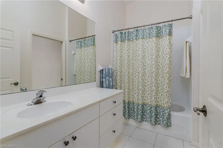 6840  Beach Resort  DR, Naples, FL 34114