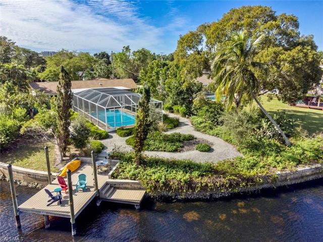kayak launch to right of deck