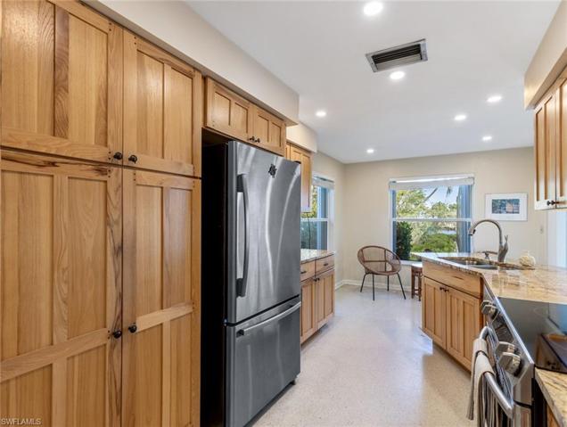 lots of cabinets