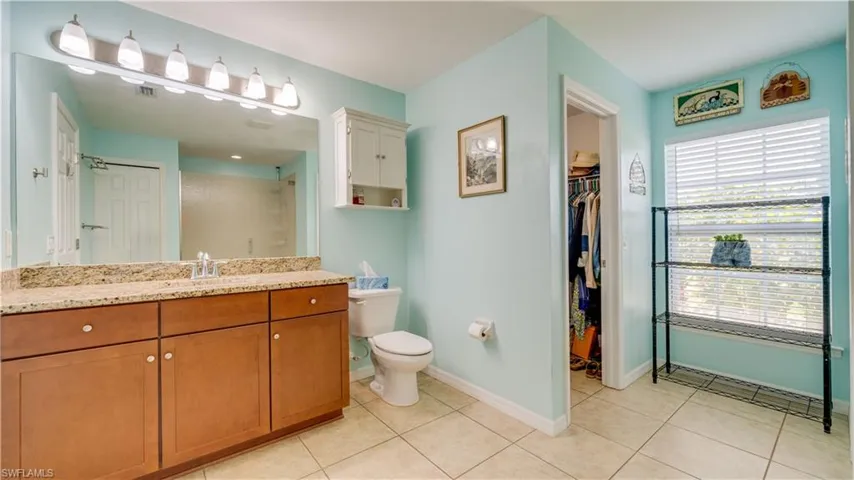 2 walk in closets