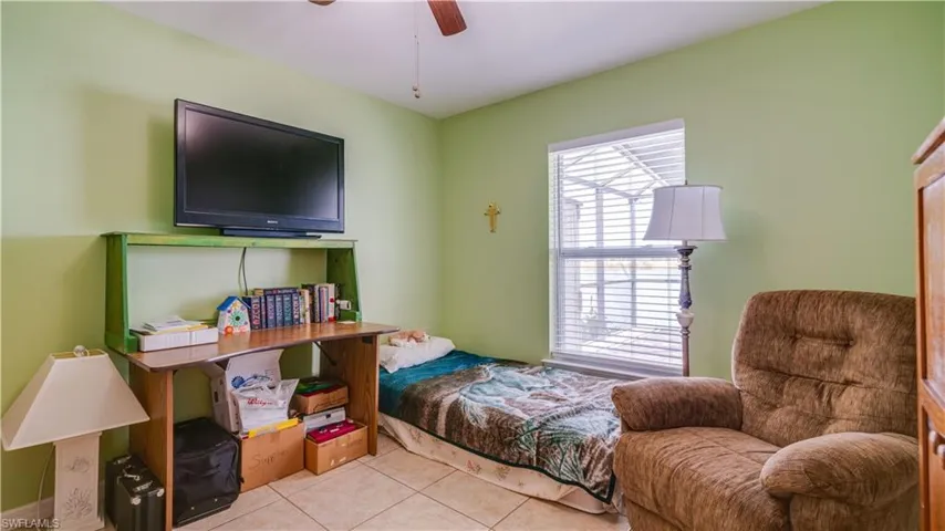 Spare bedroom 2