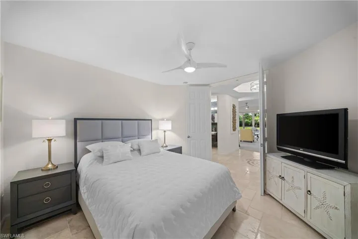 8460 Abbington Cir 1811, Naples, Florida 34108
