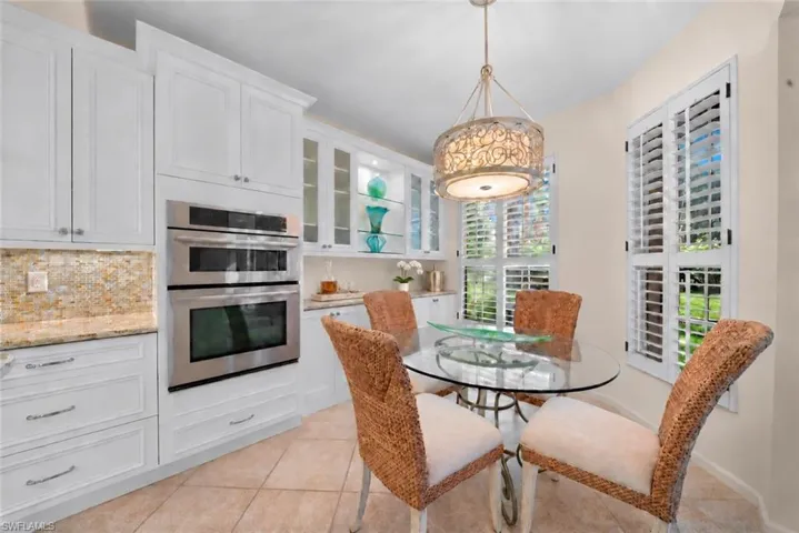 8460 Abbington Cir 1811, Naples, Florida 34108