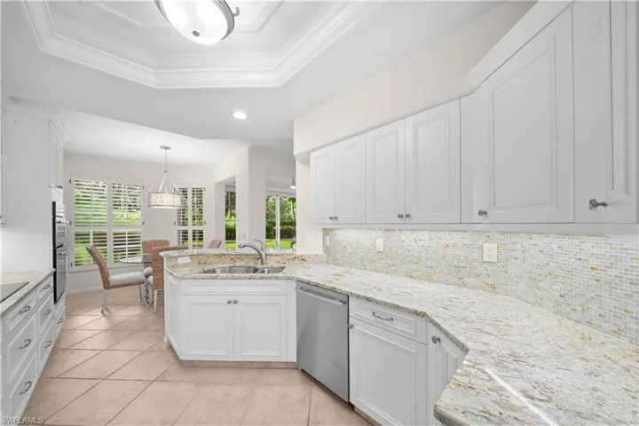 8460 Abbington Cir 1811, Naples, Florida 34108