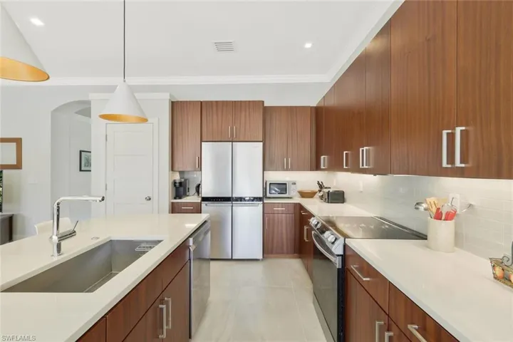 5717 Lago Villaggio Way, Naples, Florida 34104