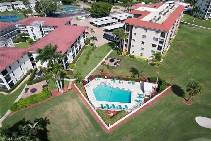 57 High Point Cir W # 405, Naples, Florida 34103