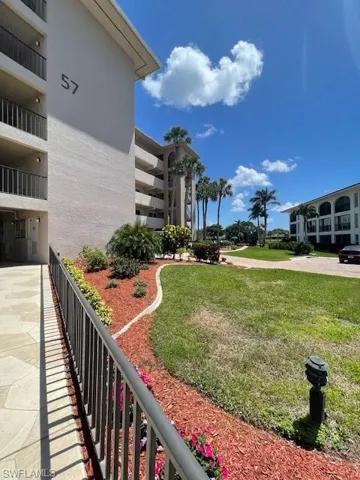 57 High Point Cir W # 405, Naples, Florida 34103