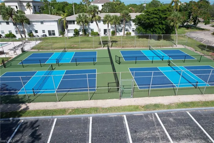 57 High Point Cir W # 405, Naples, Florida 34103