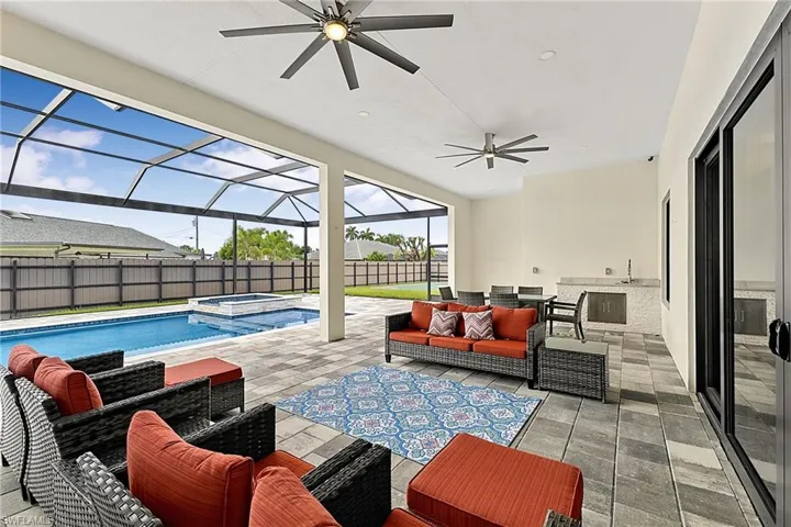 455 Se 17th Ave, Cape Coral, Florida 33990