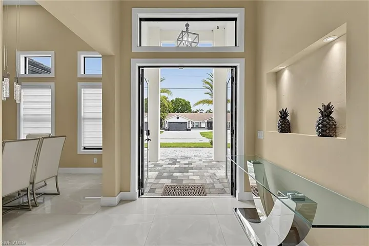 455 Se 17th Ave, Cape Coral, Florida 33990