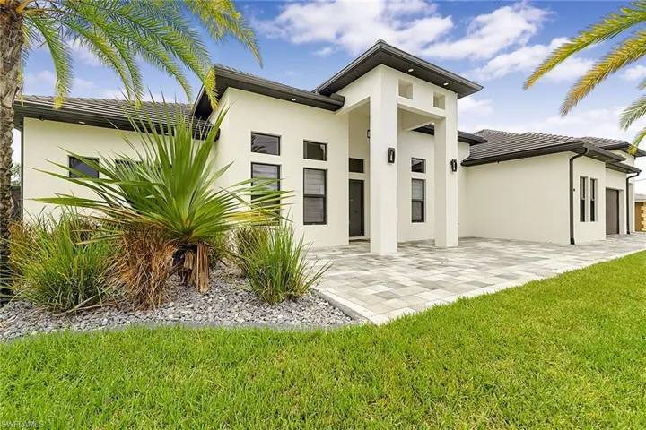 455 Se 17th Ave, Cape Coral, Florida 33990
