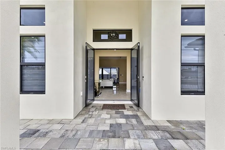 455 Se 17th Ave, Cape Coral, Florida 33990