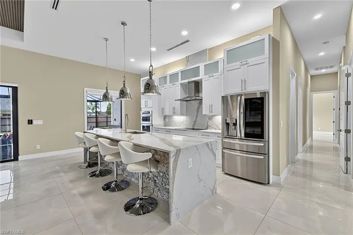 455 Se 17th Ave, Cape Coral, Florida 33990