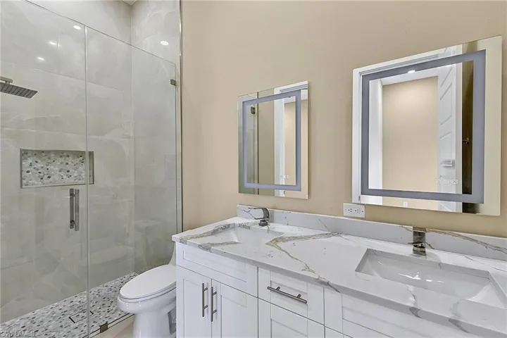 455 Se 17th Ave, Cape Coral, Florida 33990