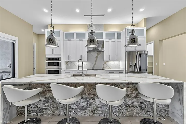 455 Se 17th Ave, Cape Coral, Florida 33990