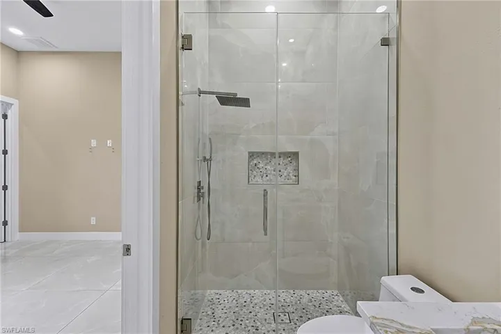 455 Se 17th Ave, Cape Coral, Florida 33990