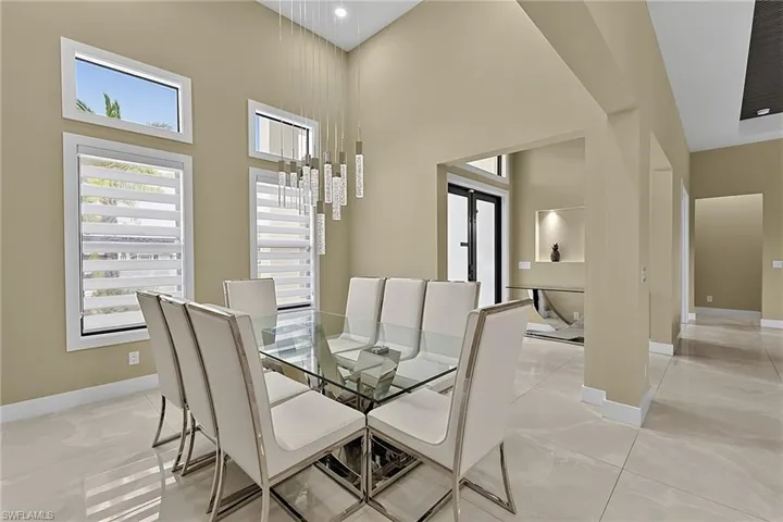 455 Se 17th Ave, Cape Coral, Florida 33990