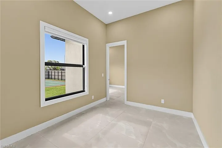 455 Se 17th Ave, Cape Coral, Florida 33990