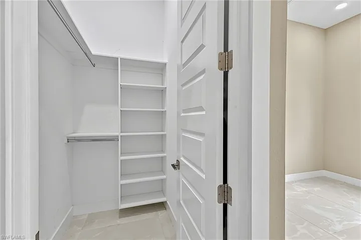 455 Se 17th Ave, Cape Coral, Florida 33990
